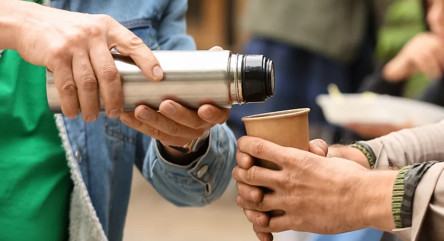 Partage de café entraide
